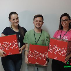 Cesta natalina entregue aos colaboradores.